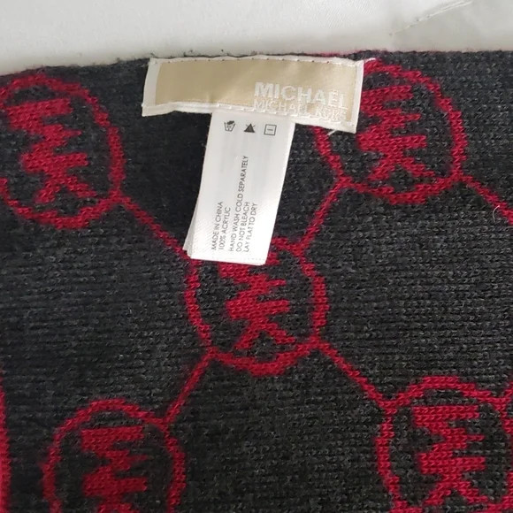 Michael Kors scarf - Picture 3 of 6